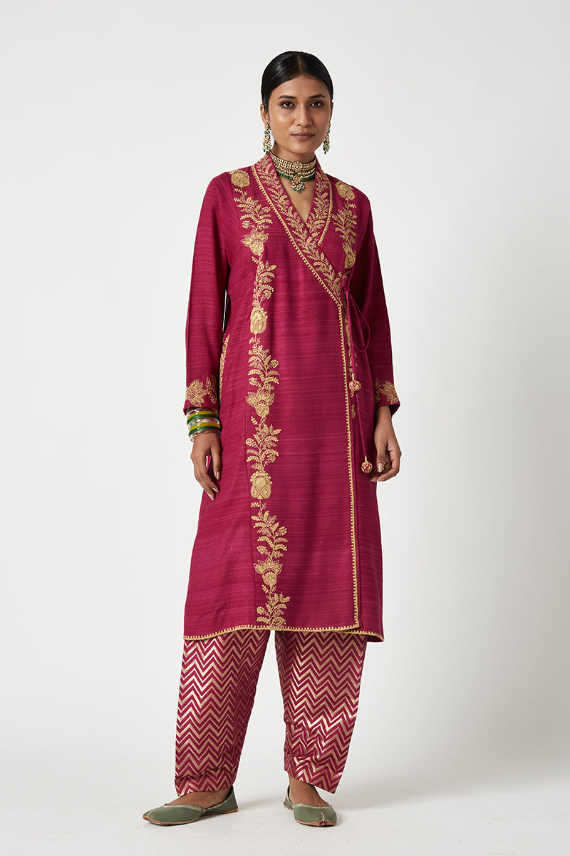 Akilah Embroidered Kurta Set
