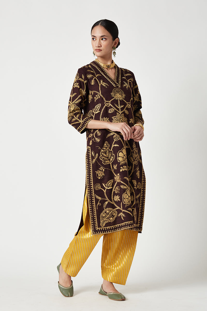 Aabidah Embroidered Kurta Set