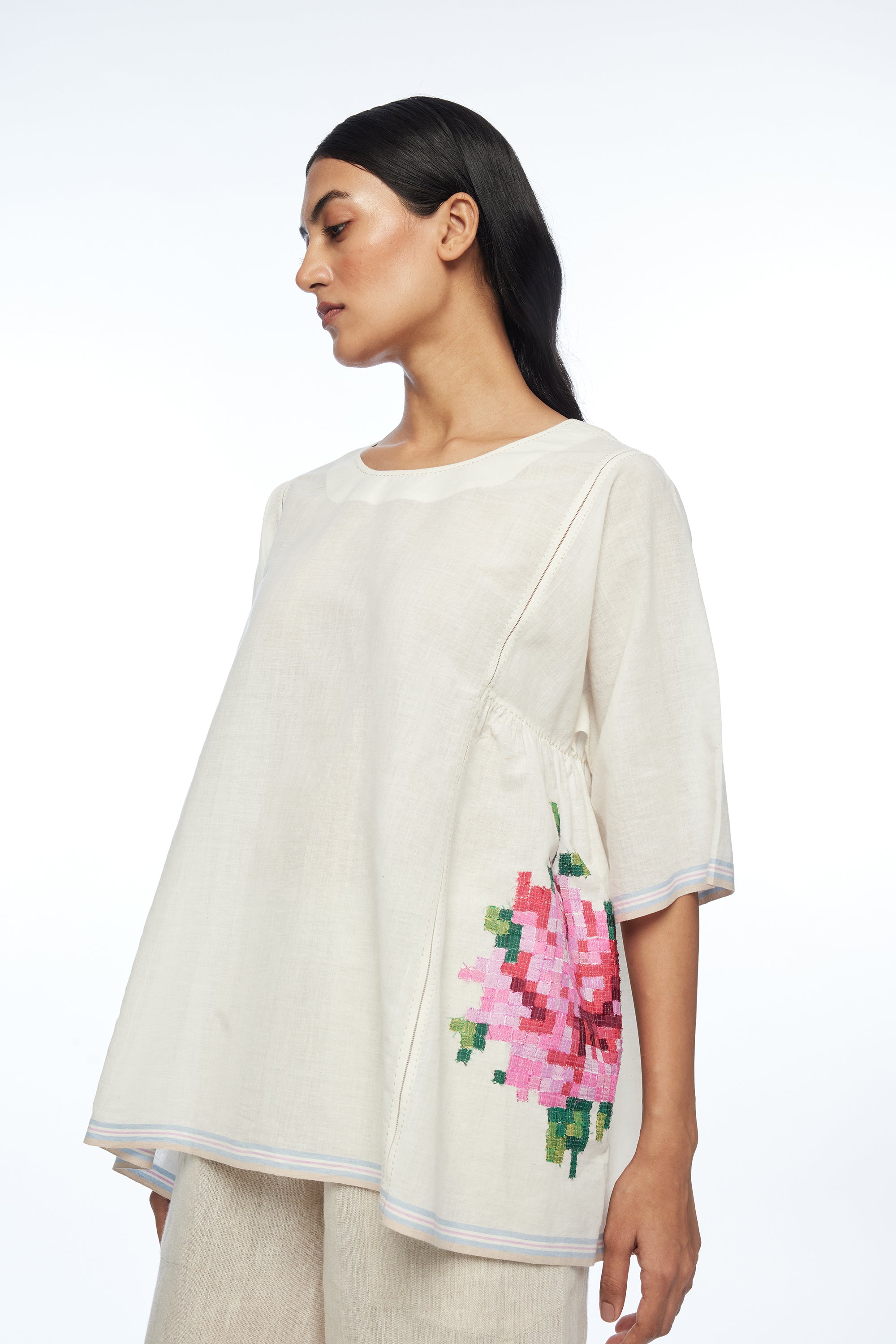 Carolinae Round Neck Top