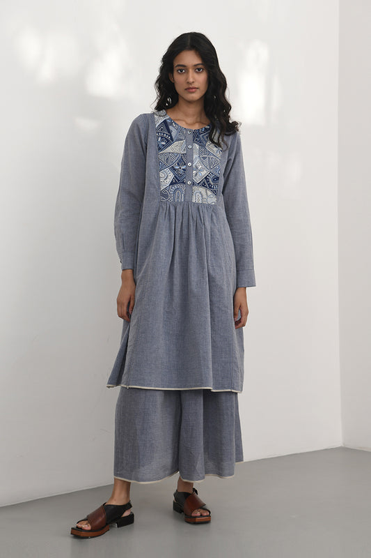 NOVARA FRONT EMBROIDERED DRESS