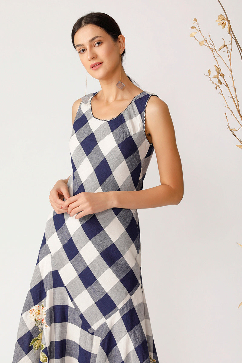 AMY EMBROIDERED DRESS