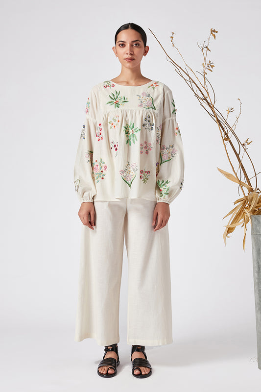 SPICATA EMBROIDERED TOP