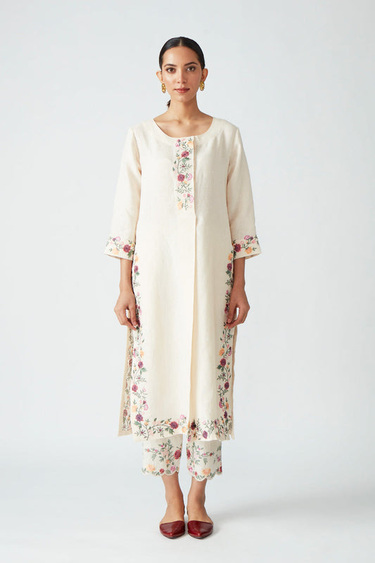 SANGUINARIA EMBROIDERED KURTA & PANT SET (2PCS)