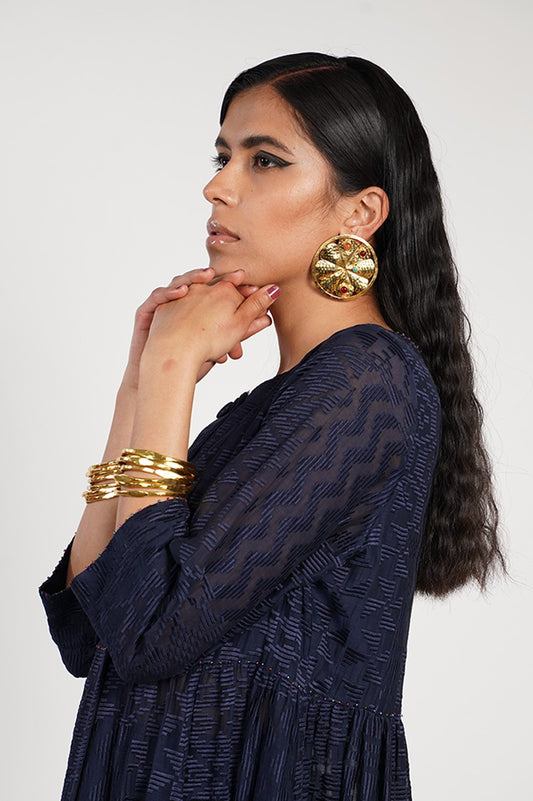 ZARINA HANDBEATEN THICK BANGLES