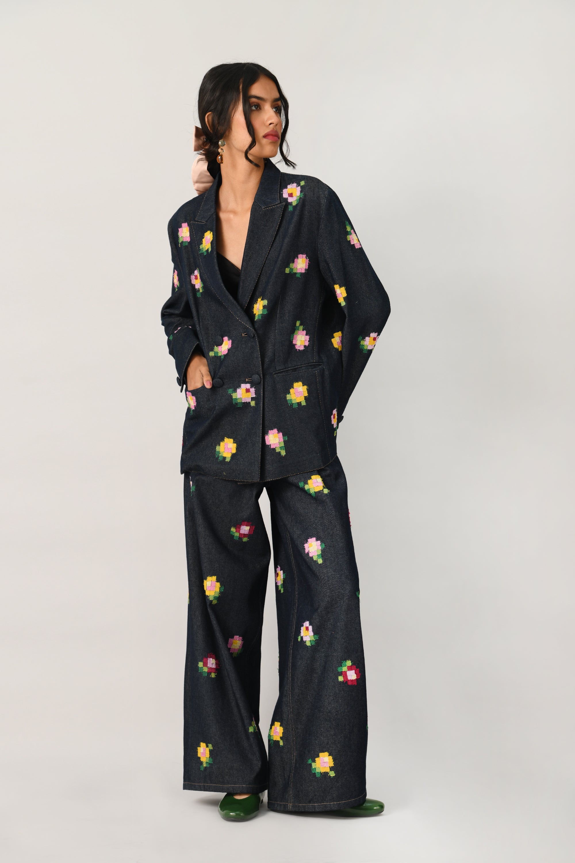 Hezhangensis Embroidered Wide-Leg Jeans