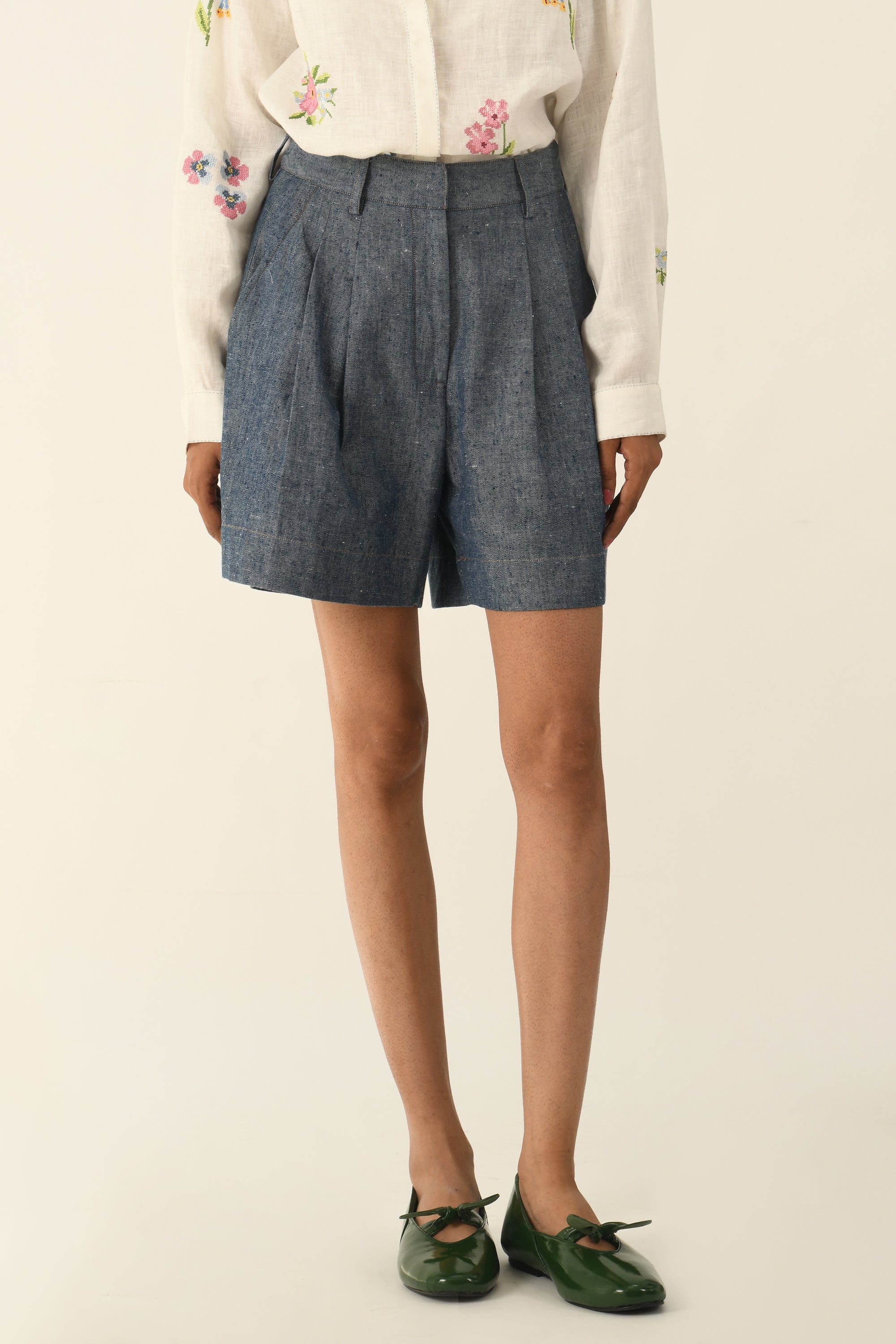 Uniflora Pleated Shorts
