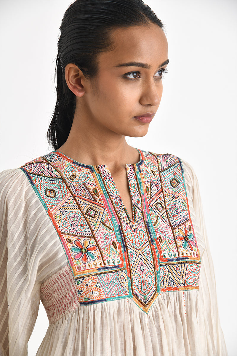 DIKELLA EMBROIDERED PLEATED TUNIC