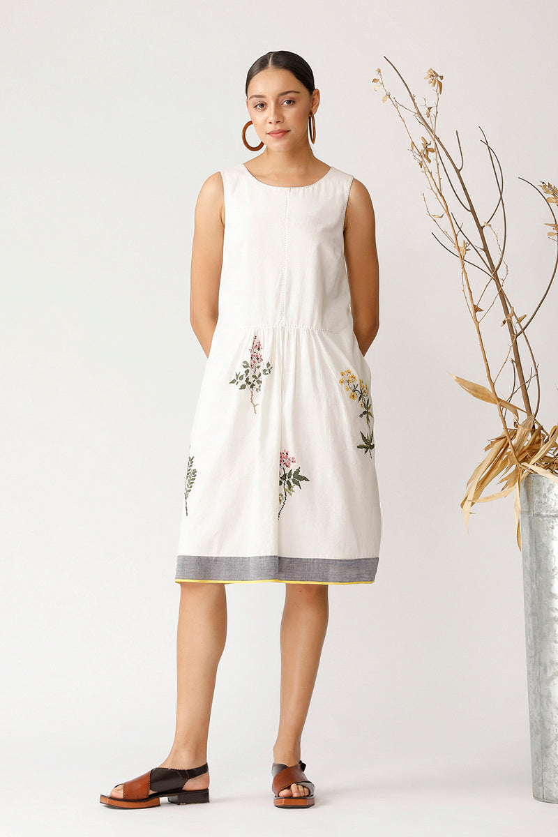 PIN OAK SLEEVELESS DRESS