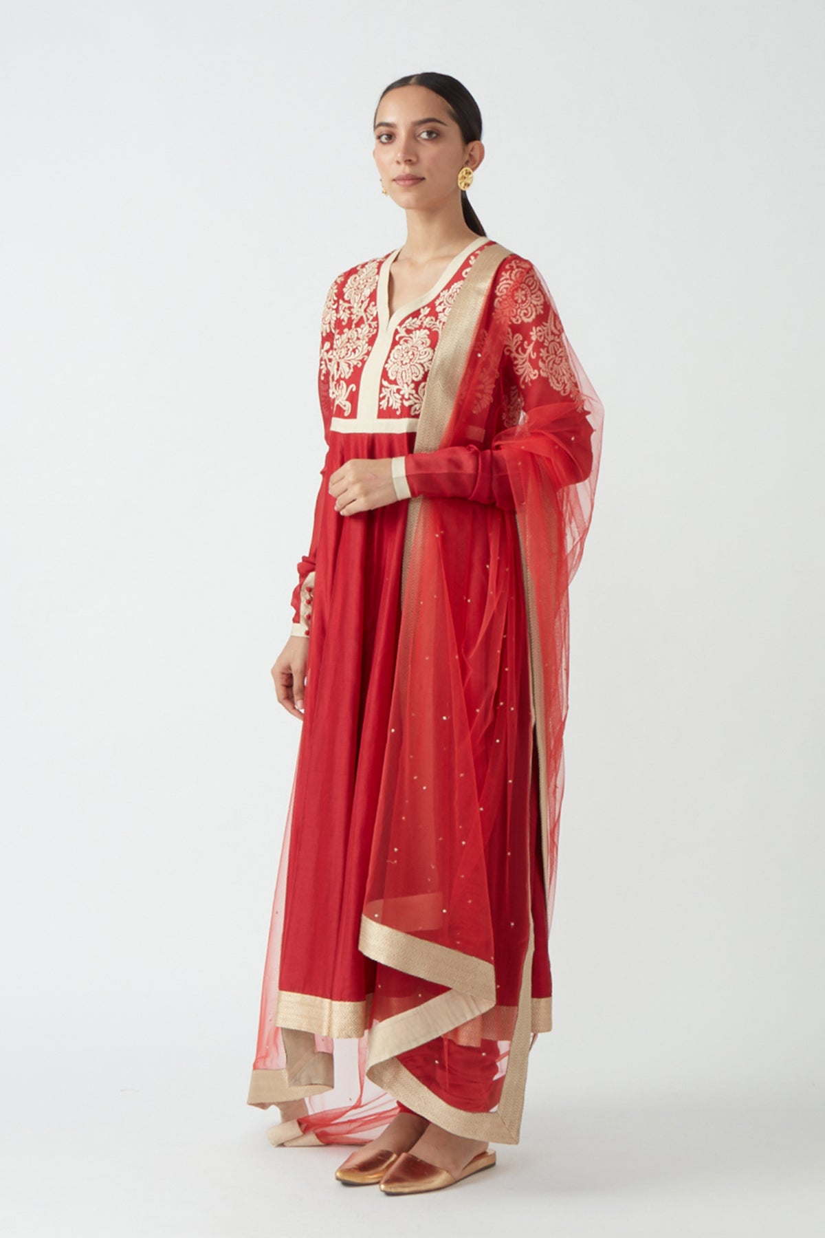 Embroidered kurta set (3 pcs)