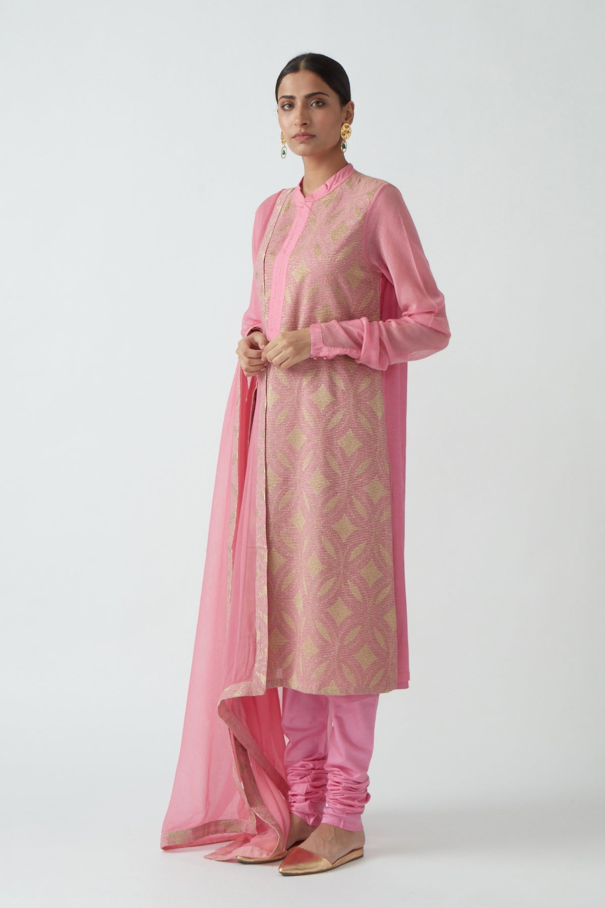 Embroidered kurta set (3 pcs)