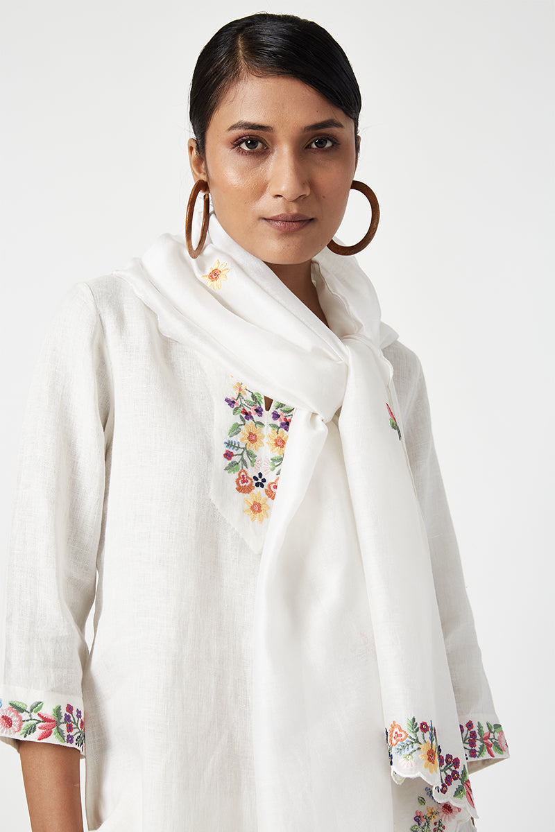 Jardin Embroidered Kurta Set