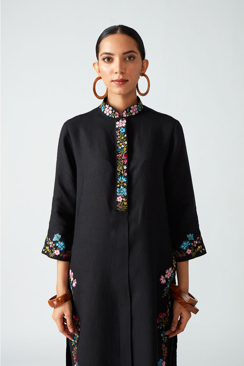 MOAREA EMBROIDERED KURTA PANT SET (2PCS)