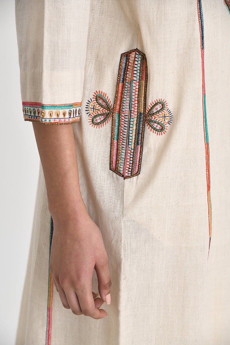 KASTRO EMBROIDERED YOKE  TUNIC WITH PANTS