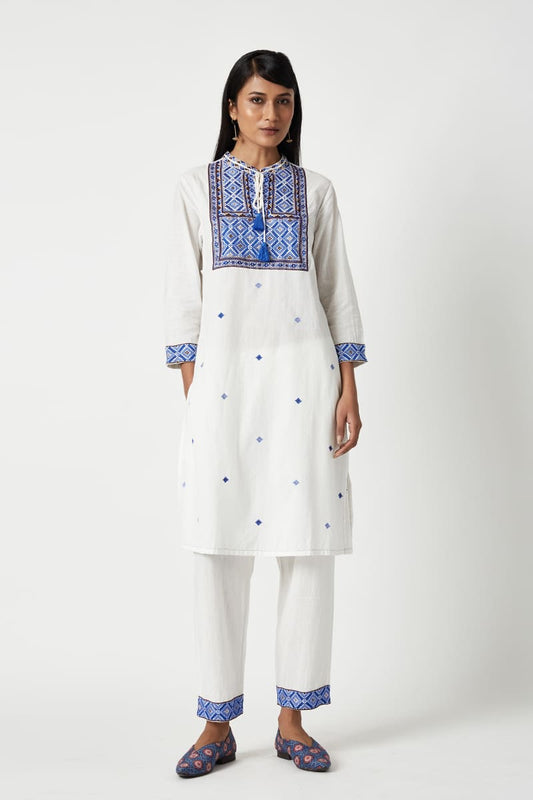 Alor Embroidered Kurta Set (2PCS)