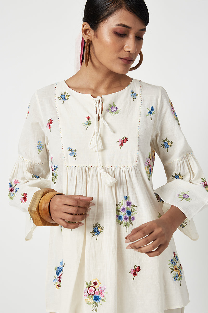 LIMAHULI EMBROIDERED TOP
